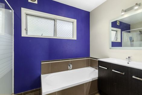 Photo of property in 4 Geoffrey Road, Torbay, Auckland, 0630