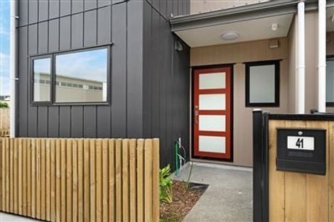 Photo of property in 41 Eileen Newey Place, Henderson, Auckland, 0612
