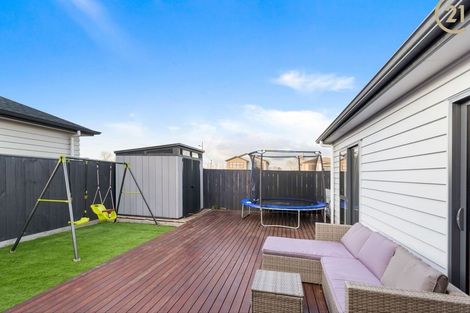 Photo of property in 25 Koroheke Road, Takanini, 2110