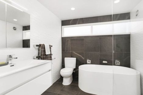 Photo of property in 14 Mahoe Road, Titirangi, Auckland, 0604