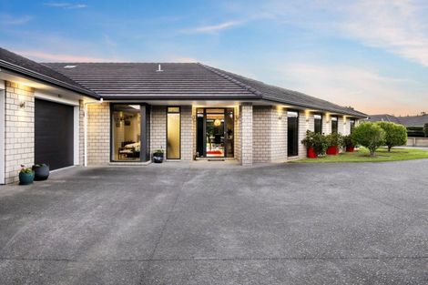 Photo of property in 69a Oraha Road, Kumeu, 0892