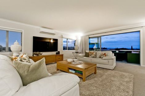 Photo of property in 1/2 Ocean View Road, Milford, Auckland, 0620