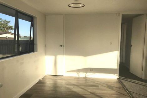 Photo of property in 1 Wai Iti Place, Clendon Park, Auckland, 2103