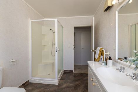 Photo of property in 52 Matatua Road, Raumati Beach, Paraparaumu, 5032