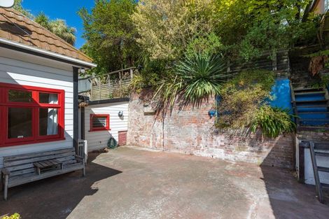 Photo of property in 13 Hawkhurst Road, Lyttelton, 8082
