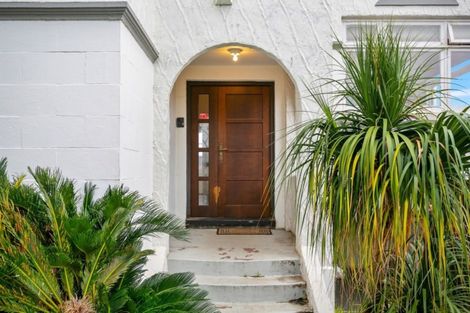 Photo of property in 393 Devonport Road, Tauranga South, Tauranga, 3112