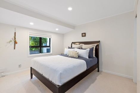 Photo of property in 4 Calypso Place, Rothesay Bay, Auckland, 0630