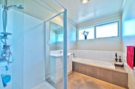 Photo of property in 28 Figaro Crescent, Takanini, 2112