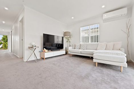 Photo of property in 9 Mokopapa Street, Takanini, 2112