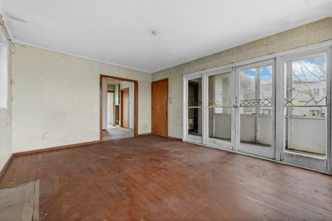 Photo of property in 12 Ozich Avenue, Te Atatu South, Auckland, 0610