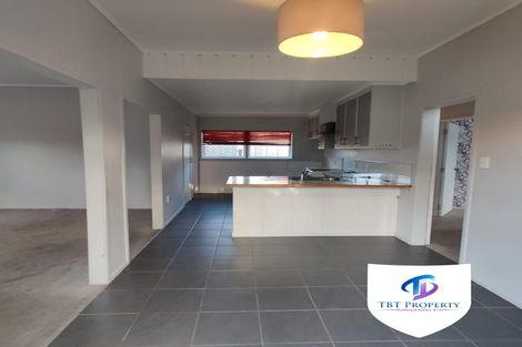 Photo of property in 12a Waiari Road, Conifer Grove, Takanini, 2112