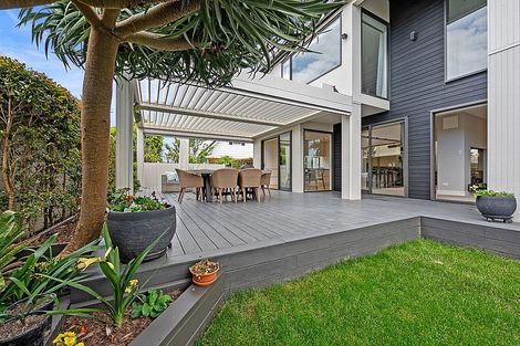 Photo of property in 9 Craig Road, Milford, Auckland, 0620