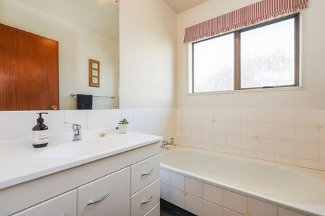 Photo of property in 6 Ostend Place, Avonhead, Christchurch, 8042