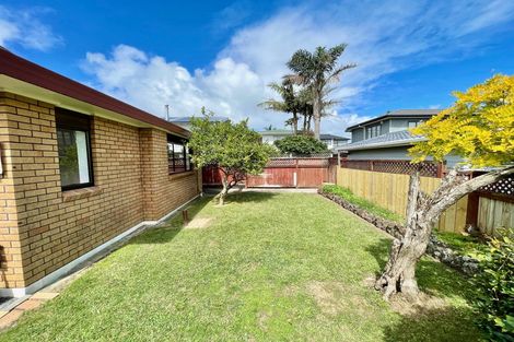 Photo of property in 2/1345 Dominion Extension, Mount Roskill, Auckland, 1041