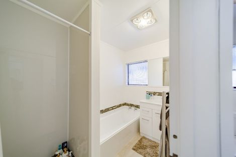 Photo of property in 42 Whiting Crescent, Greenmeadows, Napier, 4112