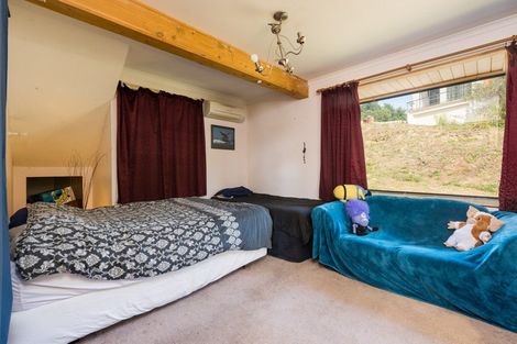 Photo of property in 14 Angle Street, Picton, 7220