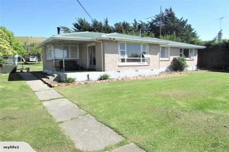 Photo of property in 37 Princes Street, Waikari, 7420