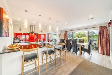 Photo of property in 1 Valley View Way, Timberlea, Upper Hutt, 5018