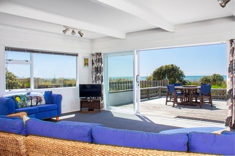 Photo of property in 165 Blue Pacific Parade, Riversdale Beach, Masterton, 5872