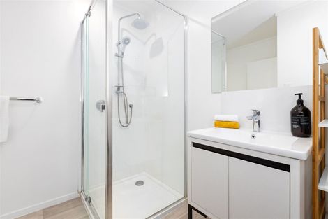 Photo of property in 2/9 John Court Street, Birkenhead, Auckland, 0626