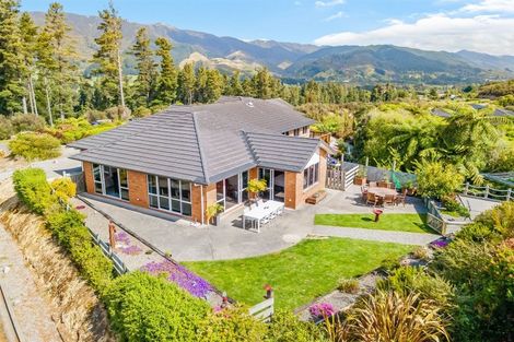 Photo of property in 1 Valley View Way, Timberlea, Upper Hutt, 5018