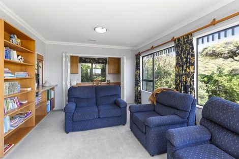 Photo of property in 40 Kinloch Place, Papakowhai, Porirua, 5024