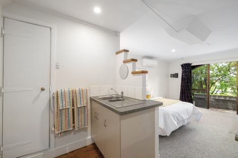 Photo of property in 10 Sherwood Lane, Cashmere, Christchurch, 8022