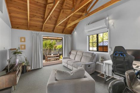 Photo of property in 12 Heretaunga Square, Silverstream, Upper Hutt, 5019