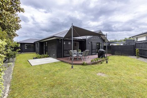Photo of property in 5 D'urville Place, Kelvin Grove, Palmerston North, 4414