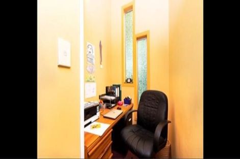 Photo of property in 7 Peace Avenue, Moturoa, New Plymouth, 4310