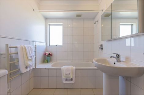 Photo of property in 69 Buscomb Avenue, Henderson, Auckland, 0610