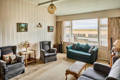 Photo of property in 45 Marine Parade, Eastbourne, Lower Hutt, 5013