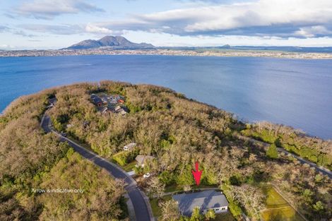 Photo of property in 10 Parawera Drive, Acacia Bay, Taupo, 3330