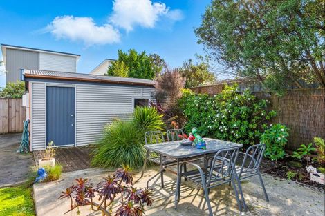 Photo of property in 37 Liverpool Street, Levin, 5510