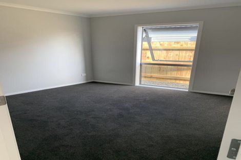 Photo of property in 28 Koru Loop, Paraparaumu, 5032