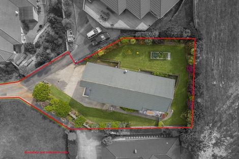 Photo of property in 16 Te Kauri Place, Helensville, 0800