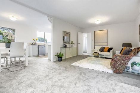 Photo of property in 1/8 Tallington Crescent, Torbay, Auckland, 0630