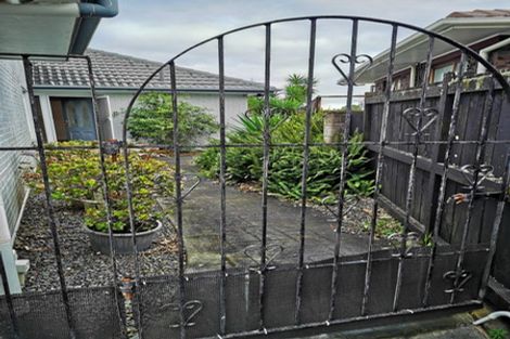 Photo of property in 23 Serrita Avenue, Sunnyhills, Auckland, 2010