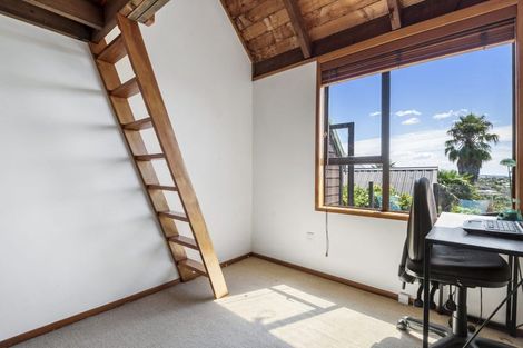 Photo of property in 3 Mizpah Road, Waiake, Auckland, 0630