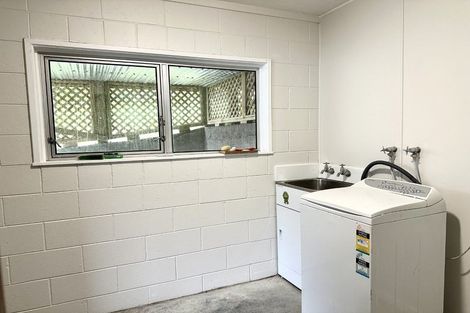 Photo of property in 18 Oakleigh Street, Maungaraki, Lower Hutt, 5010