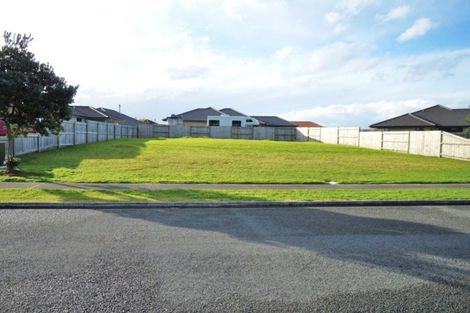 Photo of property in 8 Roto View, One Tree Point, 0118