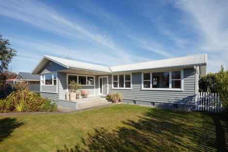 Photo of property in 10 Leon Street, Riverdale, Gisborne, 4010