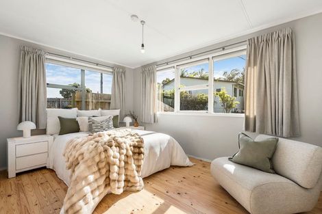 Photo of property in 897 East Coast Road, Northcross, Auckland, 0632