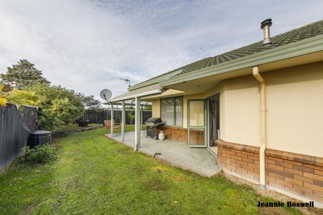 Photo of property in 30 Caroline Crescent, Highbury, Palmerston North, 4412