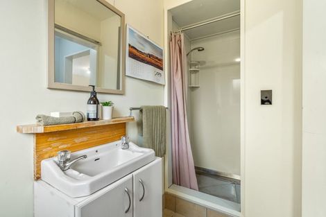 Photo of property in 99 Kaikorai Valley Road, Glenross, Dunedin, 9011