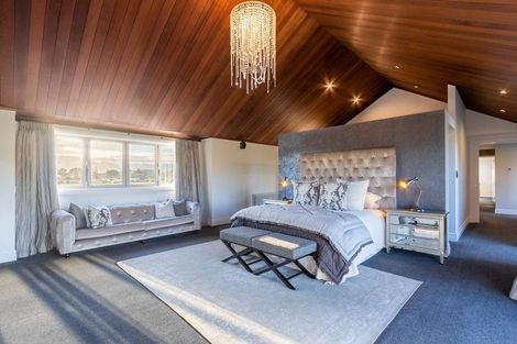 Photo of property in 2 Otaihanga Road, Paraparaumu Beach, Paraparaumu, 5032