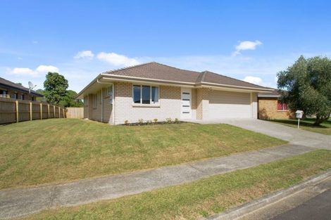 Photo of property in 19 Liddesdale Place, Papakura, 2110