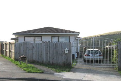 Photo of property in 24 Fernhaven Grove, Newlands, Wellington, 6037