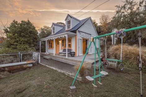 Photo of property in 1 Coleridge Terrace, Lyttelton, 8082