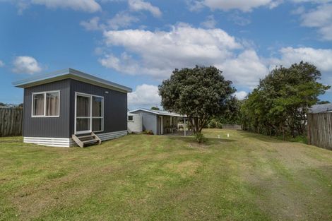 Photo of property in 5 Bayly Street, Baylys Beach, Dargaville, 0377
